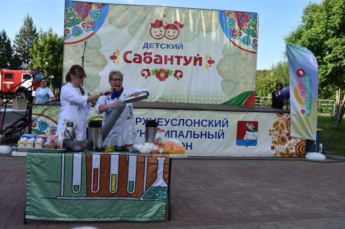 В Верхнем Услоне ярко и весело встретили лето