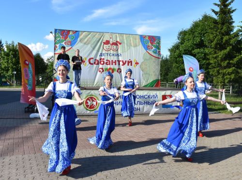 В Верхнем Услоне ярко и весело встретили лето