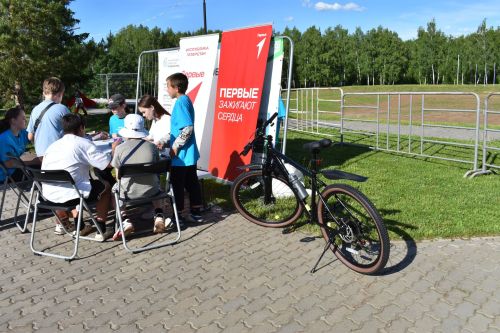 В Верхнем Услоне ярко и весело встретили лето