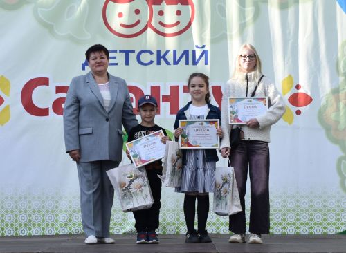 В Верхнем Услоне ярко и весело встретили лето