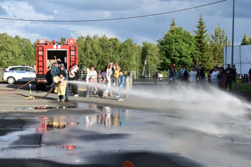 В Верхнем Услоне ярко и весело встретили лето