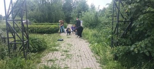 Мәктәп балалары һәйкәлләрне тәртипкә китерделәр