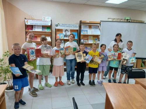 Октябрьский мәктәп лагеренда яшь осталар яраткан китапларын коткара
