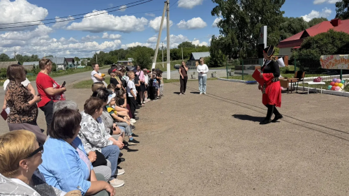 Макылда «Бу дөньяны без балаларга бүләк итәбез» чарасы узды