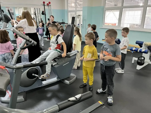 «Чемпион» спорт комплексы гадәти булмаган кунакларны кабул итте