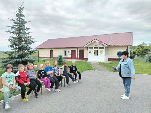В Кильдееве отметили день рождения Бабы Яги фольклорно-игровой программой