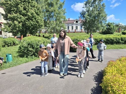 В Районной детской библиотеке устроили пушкинский серпантин для дошколят