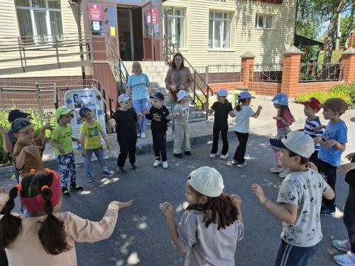 В Районной детской библиотеке устроили пушкинский серпантин для дошколят