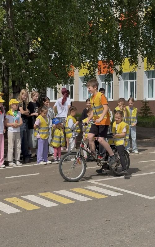 В пришкольном лагере Верхнего Услона через игры повторили ПДД