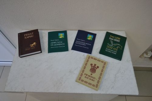 «Хуш киләгез - Калі ласка»: поэзия Рената Хариса скрепила дружбу двух народов