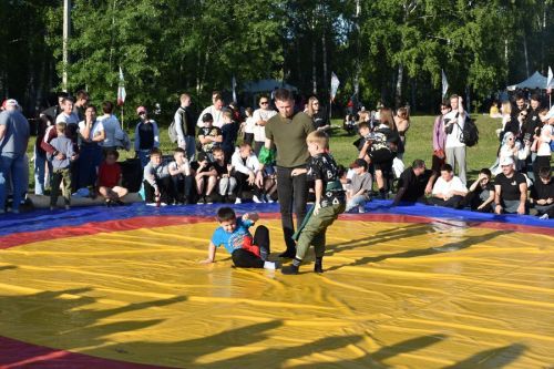 На ковре было жарко: как прошла борьба корэш на Сабантуе в Верхнем Услоне