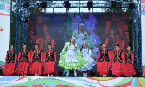 Ложки с яйцами, мешки и салют: как гуляли на Сабантуе в Верхнем Услоне