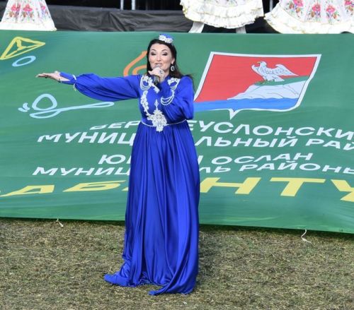 Герои Тукая и сцены из сельской жизни: как открывали Сабантуй в Верхнем Услоне