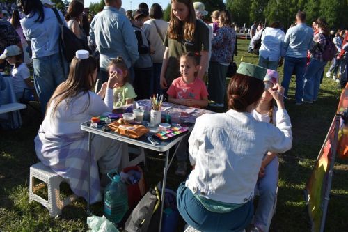 Ложки с яйцами, мешки и салют: как гуляли на Сабантуе в Верхнем Услоне