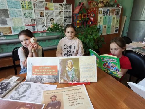 Кызыл Байракта Пушкин көненә шигърият һәм иҗат сәгате узды