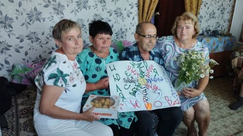 В Ямбулатово поздравили родителей бойца с днём семьи и любви