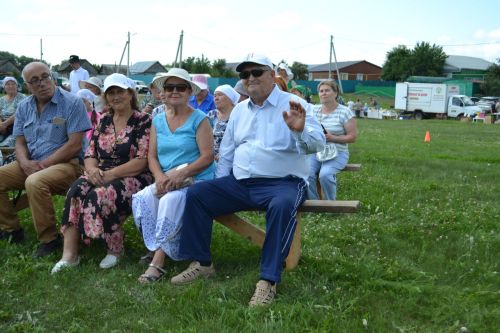 Возвращение традиций: как в Макулове спустя 20 лет зазвучал праздничный набат