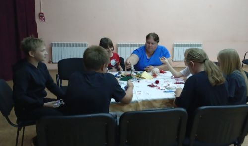 Кильдеевские дети сделали куклу-оберег Кувадку на мастер-классе