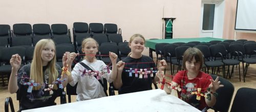 Кильдеевские дети сделали куклу-оберег Кувадку на мастер-классе