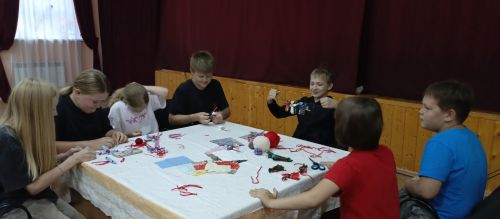 Кильдеевские дети сделали куклу-оберег Кувадку на мастер-классе