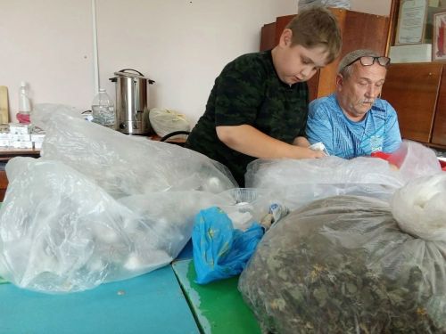 Волонтёры из Куралова приготовили 468 пакетиков чая и бельё для бойцов