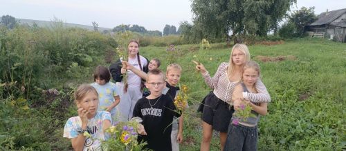 Кильдеевские дети создали букеты на мастер-классе в День флориста