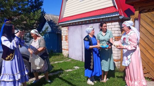 В Макуловском поселении прошло праздничное шествие в честь Года единства народов