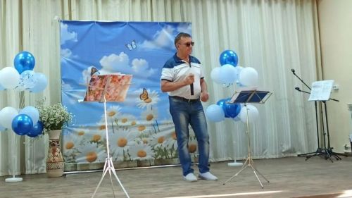 Концерт «Ромашковое счастье» в честь Дня семьи объединил жителей Макулова