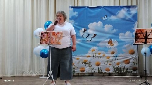 Концерт «Ромашковое счастье» в честь Дня семьи объединил жителей Макулова