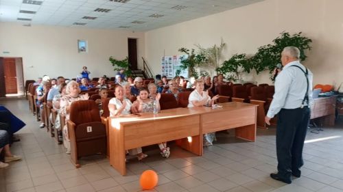 Концерт «Ромашковое счастье» в честь Дня семьи объединил жителей Макулова