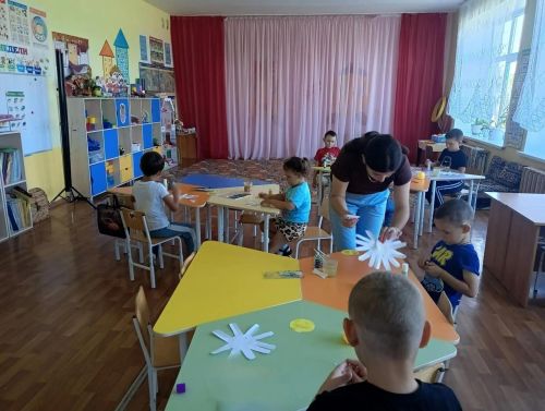 Октябрьский балалары бәйрәм символын ясадылар