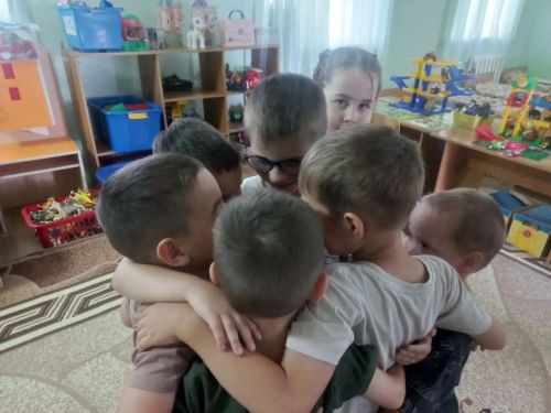 Балалар дуслыкка нигез салдылар