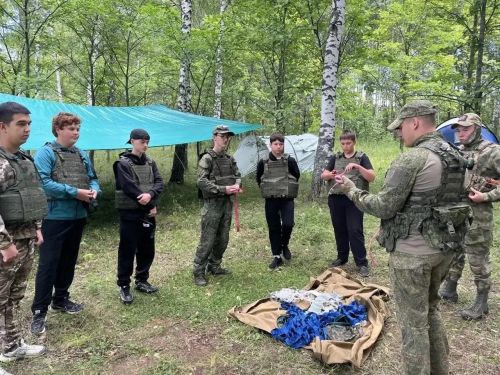 На горе Соколка прошли военно-патриотические сборы для молодёжи