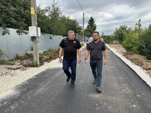 В Верхнем Услоне уложили 300 метров асфальта на Автодорожной
