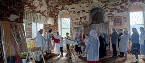 В Троицком храме Кильдеева прошла литургия после долгого перерыва