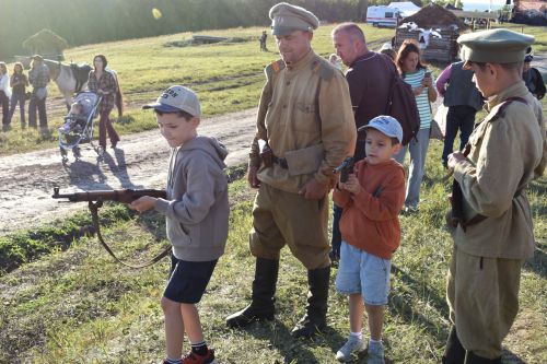 В Верхнем Услоне прошёл исторический фестиваль с реконструкцией боёв 1918 года