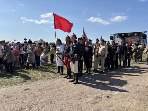 В Верхнем Услоне прошёл исторический фестиваль с реконструкцией боёв 1918 года