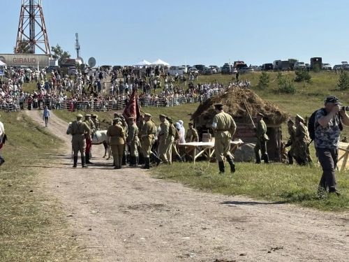 В Верхнем Услоне прошёл исторический фестиваль с реконструкцией боёв 1918 года