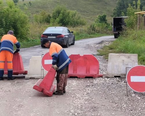 Начался ремонт моста при въезде в Соболевское