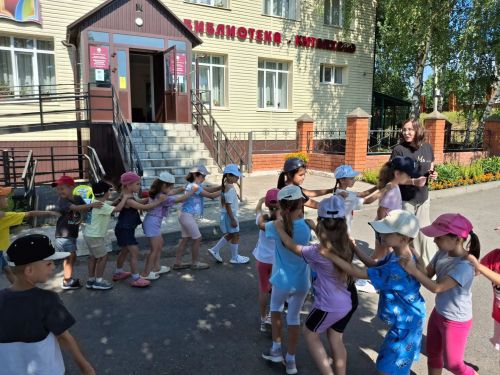 Балалар Светофор көнен кызыклы һәм файдалы үткәрделәр