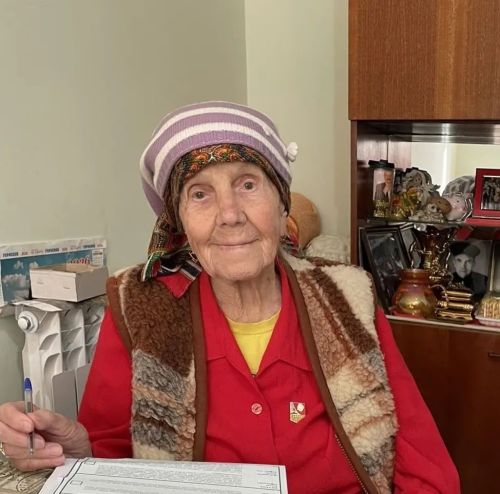 96-летняя жительница Печищ проголосовала на выборах в Госдуму