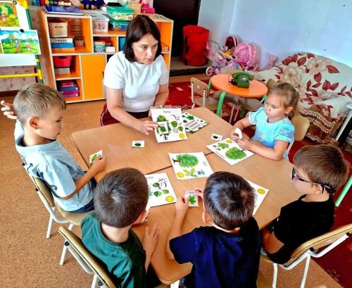 Кечкенә экологлар урманнарны сакларга өйрәнәләр