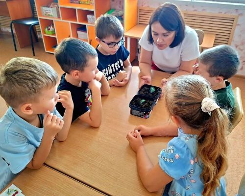 Кечкенә экологлар урманнарны сакларга өйрәнәләр