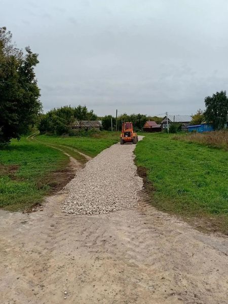 В селах Верхнеуслонского района уложили асфальт и щебень