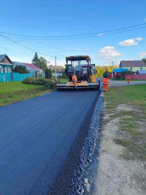 В селах Верхнеуслонского района уложили асфальт и щебень