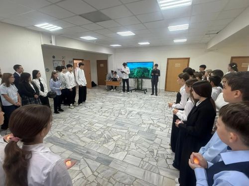 Укучылар Беслан фаҗигасен бер минутлык тынлык белән искә алдылар