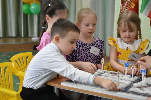 В Верхнем Услоне прошел конкурс "Зеленый огонек"