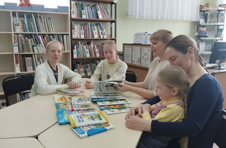 В Верхнем Услоне прошла акция «Всей семьёй в библиотеку»