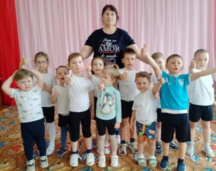 Октябрьский бистәсе балалары спорт белән дус