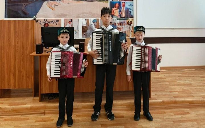 Воспитанники Верхнеуслонской школы искусств поздравили медсестер